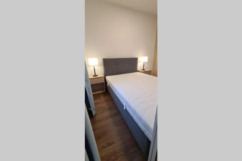Living Berlin Appartement 0*,